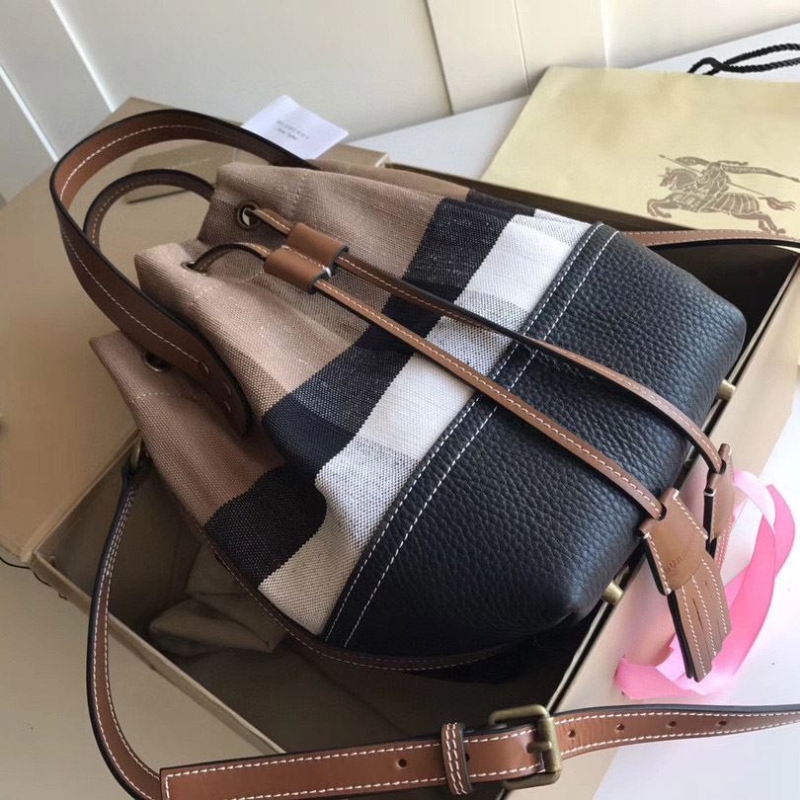 B**rry bucket bags